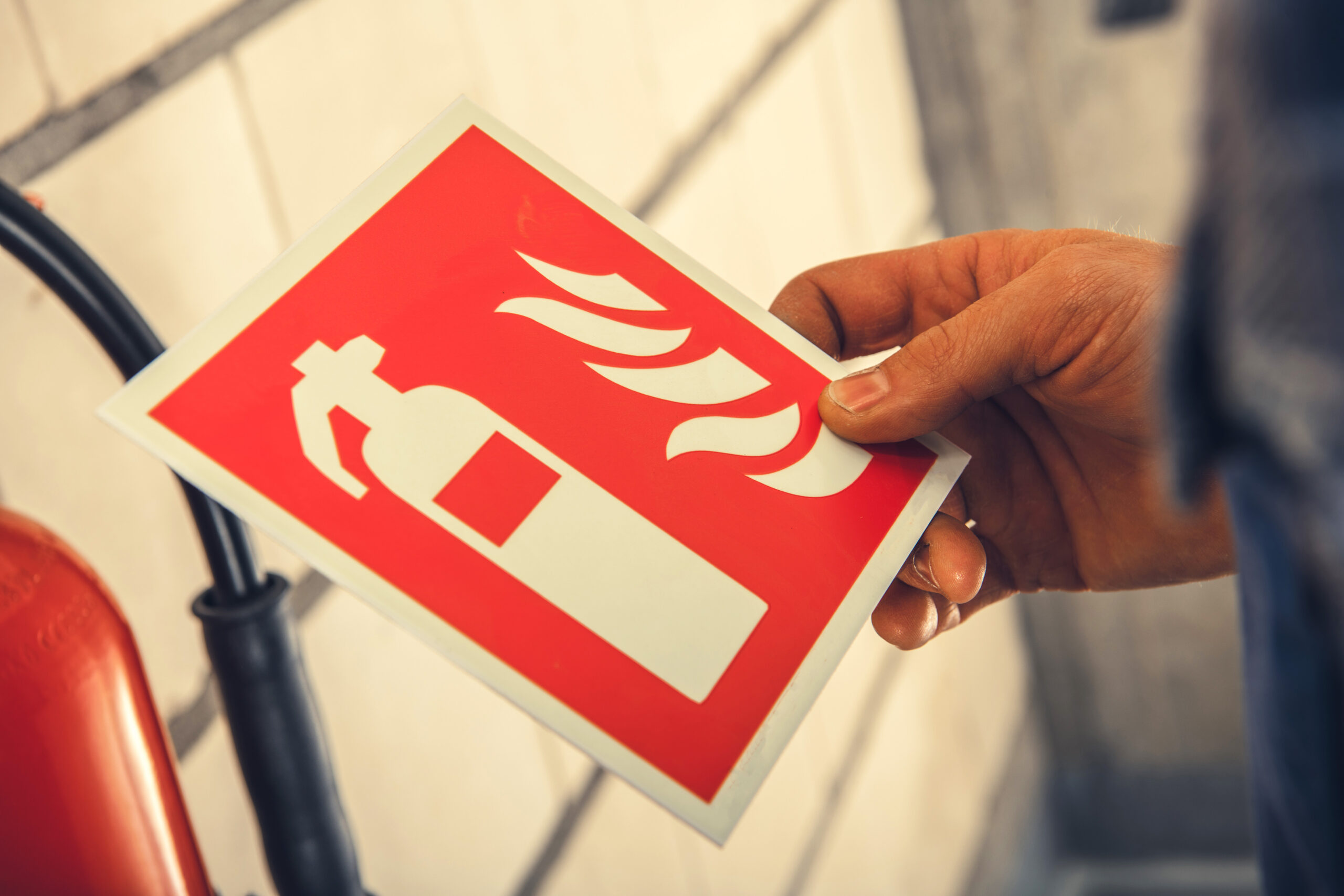  Señaléticas para extintores, red húmeda, evacuación, riesgo, EPP y más